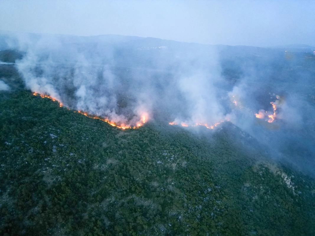 Požar u Grudama bjesni peti dan, u Ljubuškom stavljen pod kontrolu